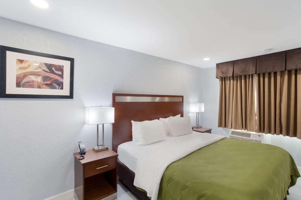 Quality Inn Redding Near I-5 Exterior photo
