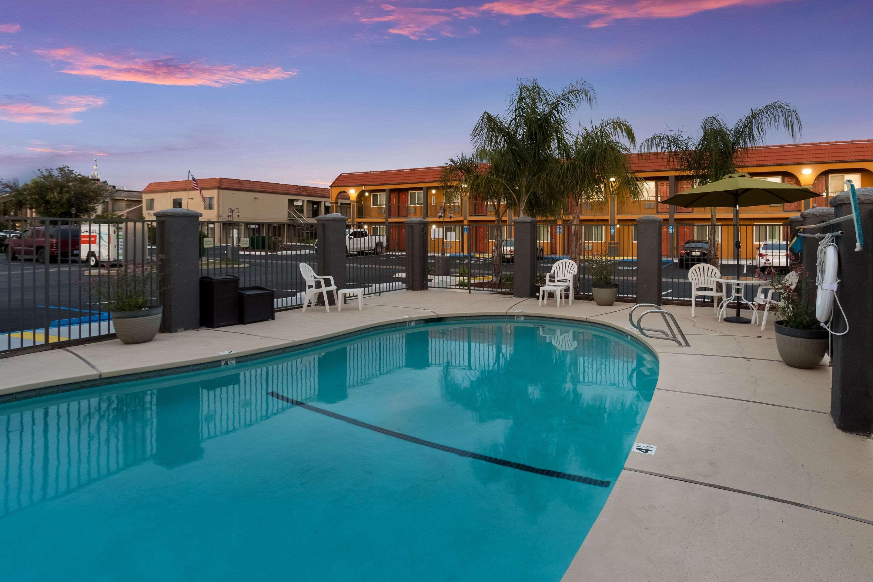 Quality Inn Redding Near I-5 Exterior photo