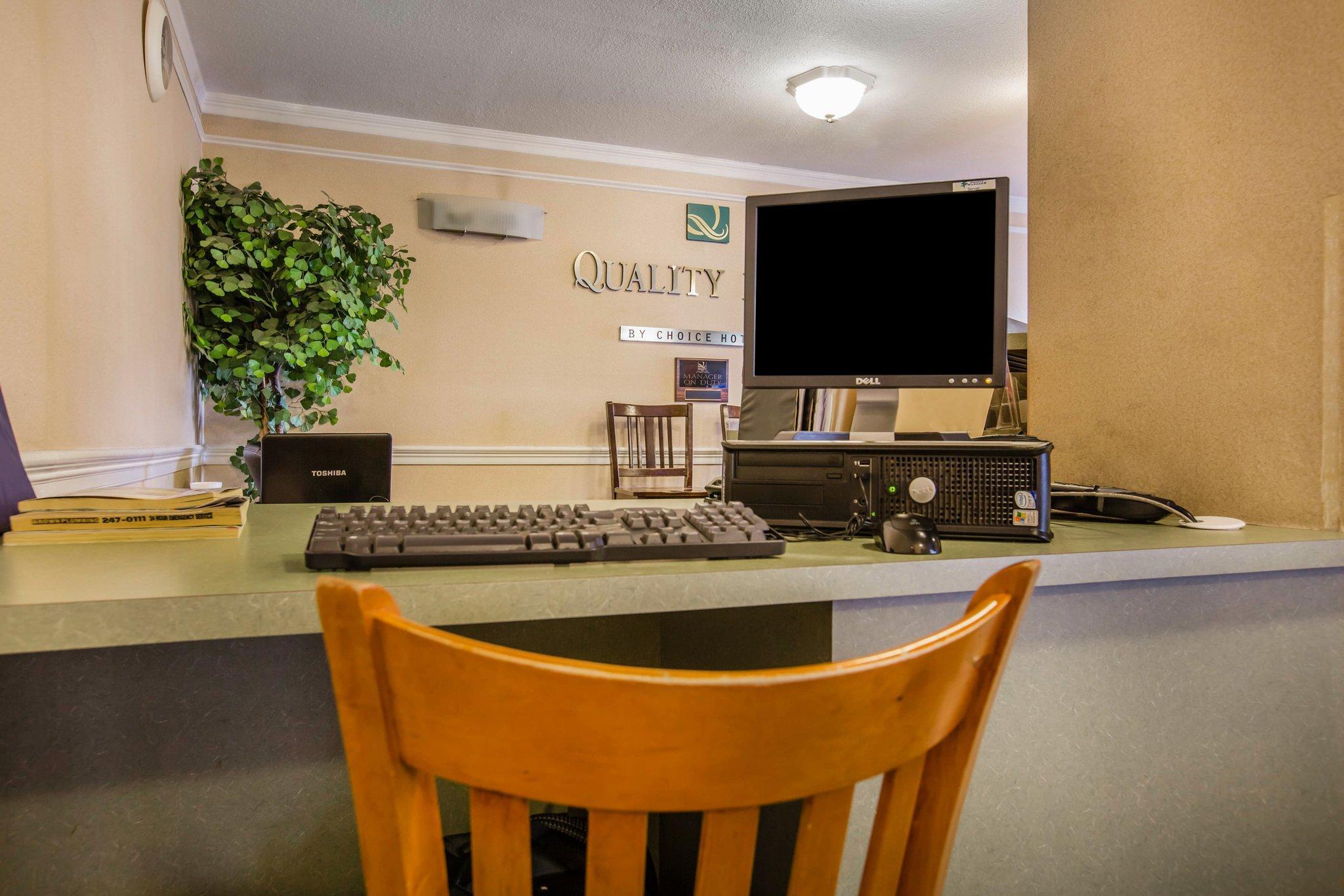 Quality Inn Redding Near I-5 Exterior photo