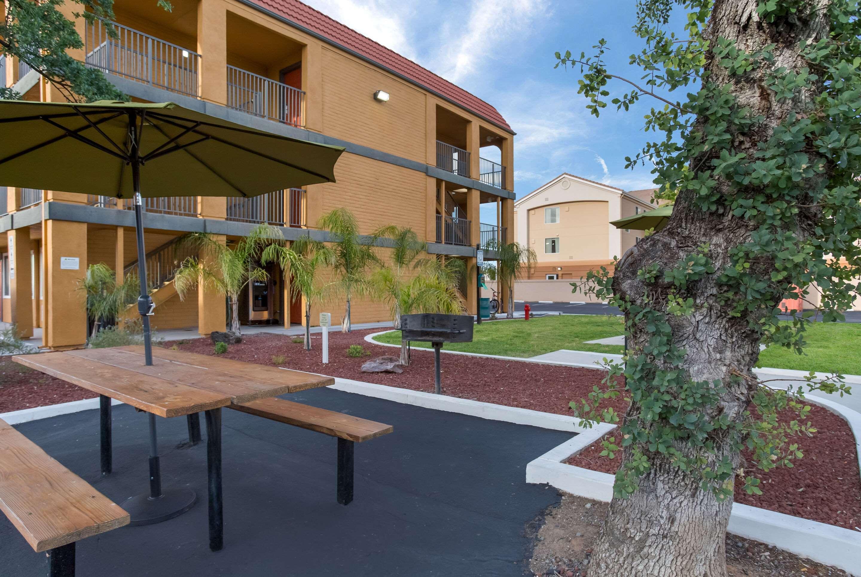Quality Inn Redding Near I-5 Exterior photo
