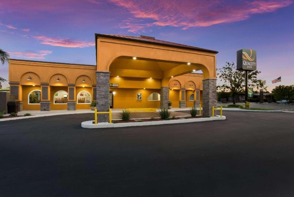 Quality Inn Redding Near I-5 Exterior photo